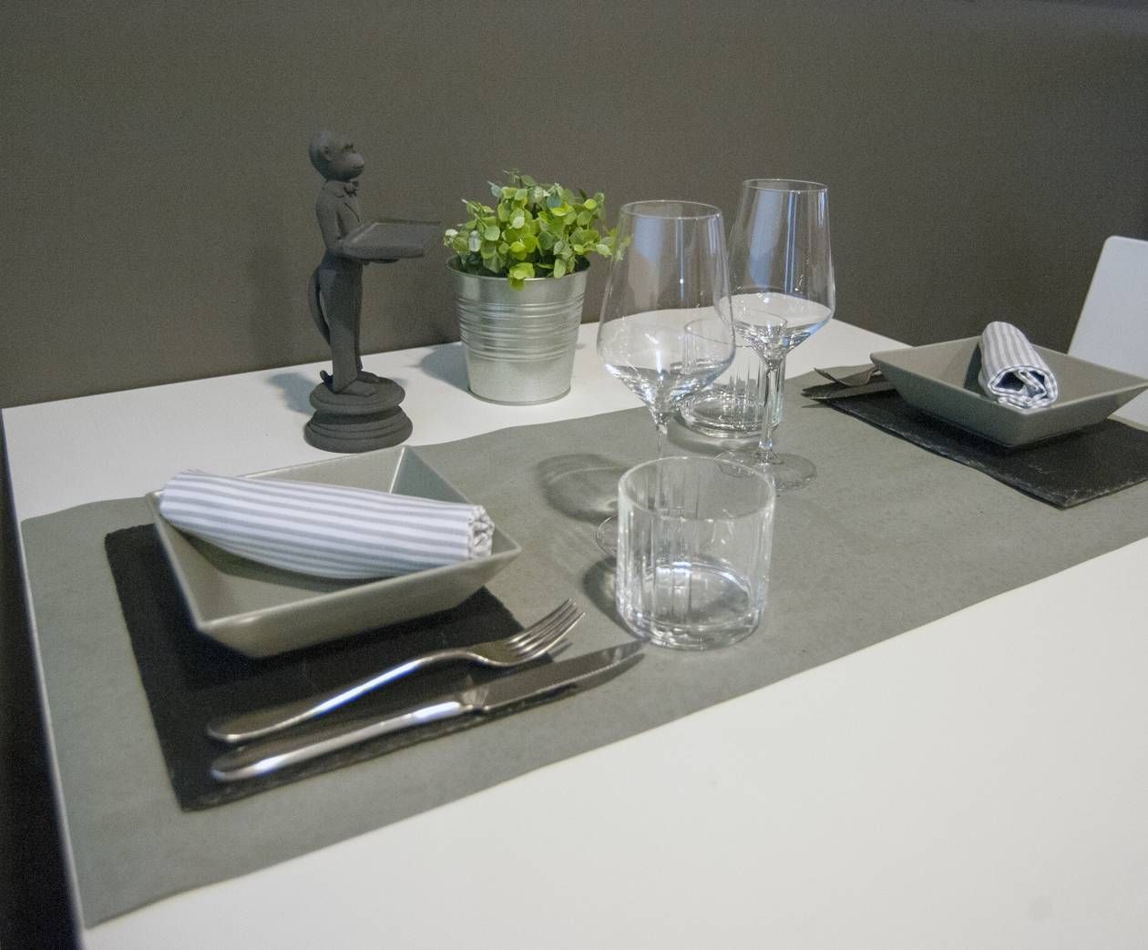 Decor - Tablecloths and Runners - Runners - Fashion Grigio